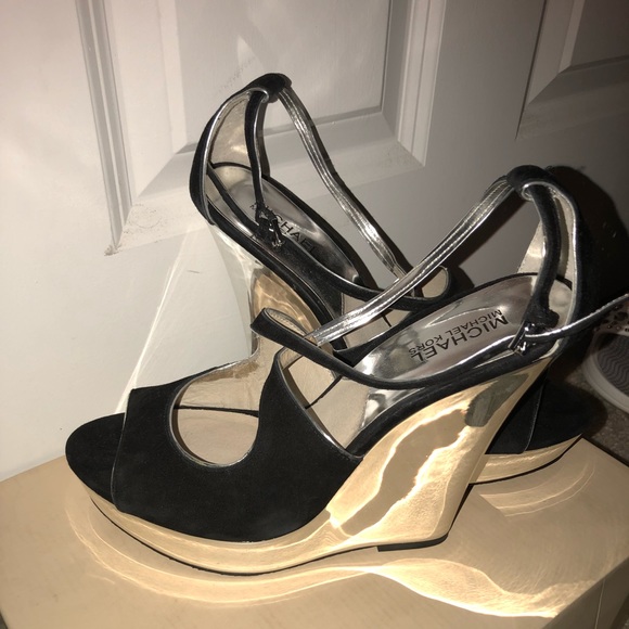 Michael Kors Shoes - Michael Kors Gideon wedge! Rare shoe find!